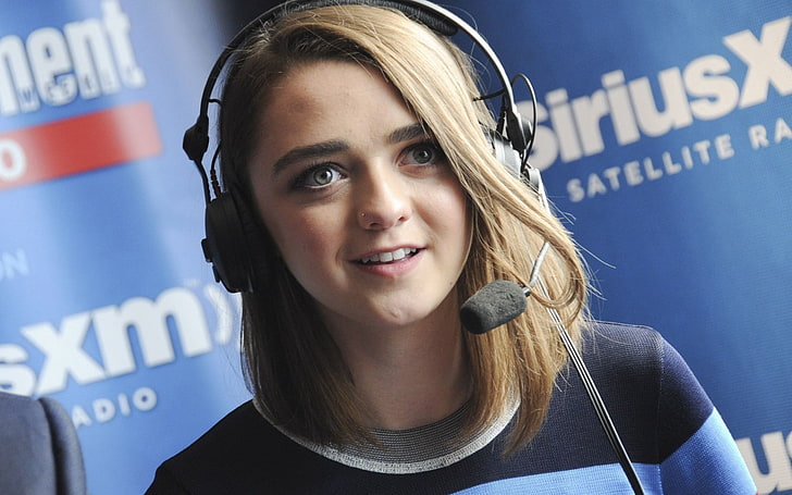 women's black and blue crew-neck top, maisie williams, actress, HD wallpaper