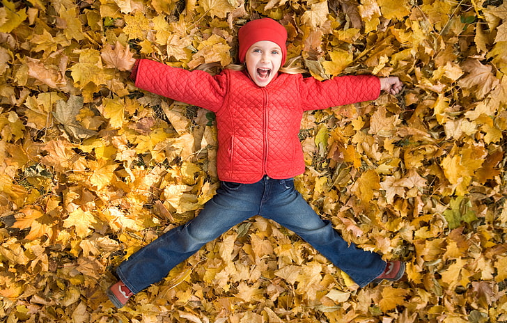 children's quilted red jacket, childhood, fun, happiness, playing, HD wallpaper