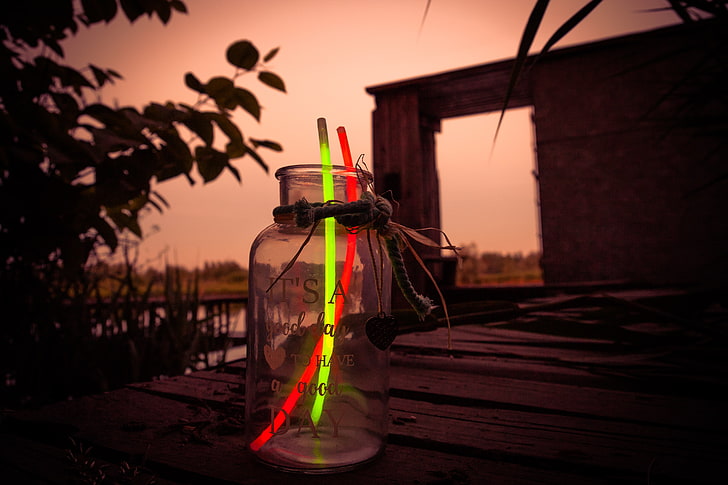 clear glass jar and green and red glow sticks, bank, tube, led, HD wallpaper