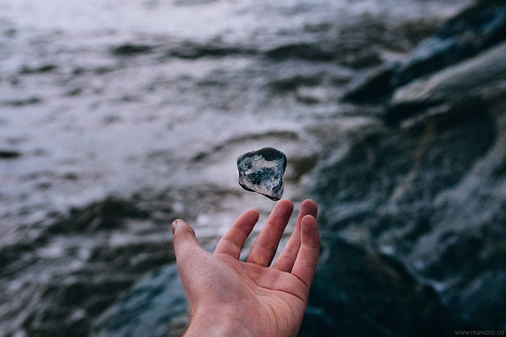 blue stone, water, hands, blurred, sea, depth of field, ice, fire