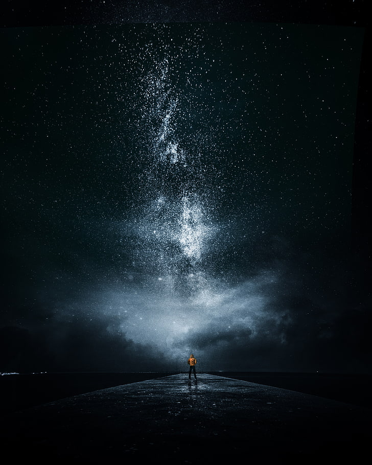 Hd Wallpaper Man Standing Under Sky Phenomenon Night Stars Flare - Night Sky Wallpaper 4k Phone