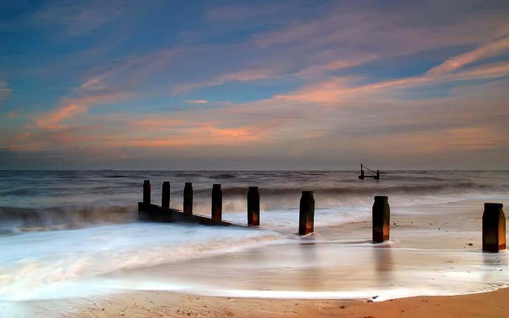 Southwold Beach, stratus clouds, waves, sand, old timber pier, HD wallpaper