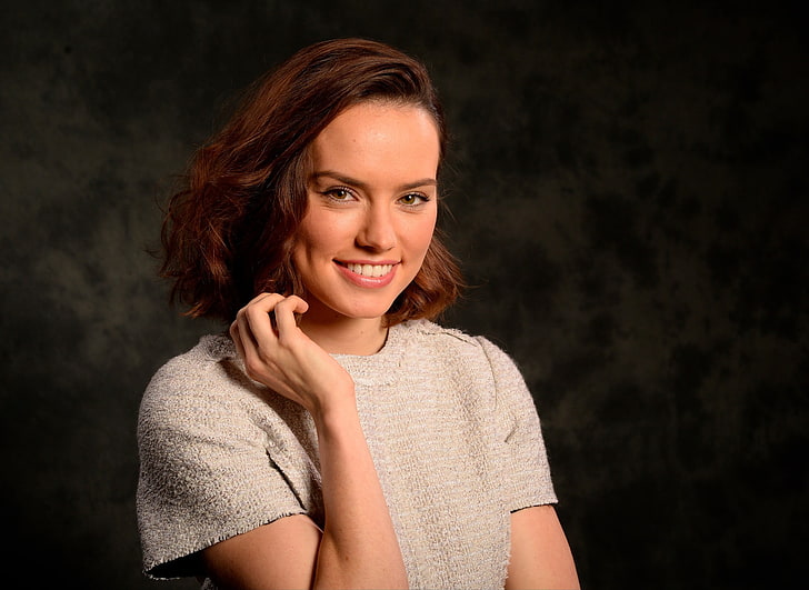 Daisy Ridley, women, actress, brunette, portrait, smiling, looking at camera