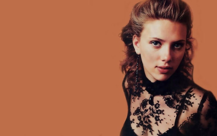 Scarlett Johansson, women, portrait, simple background, actress