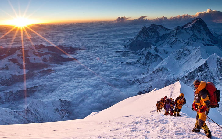 Everest Movie, snow covered montains, climb
