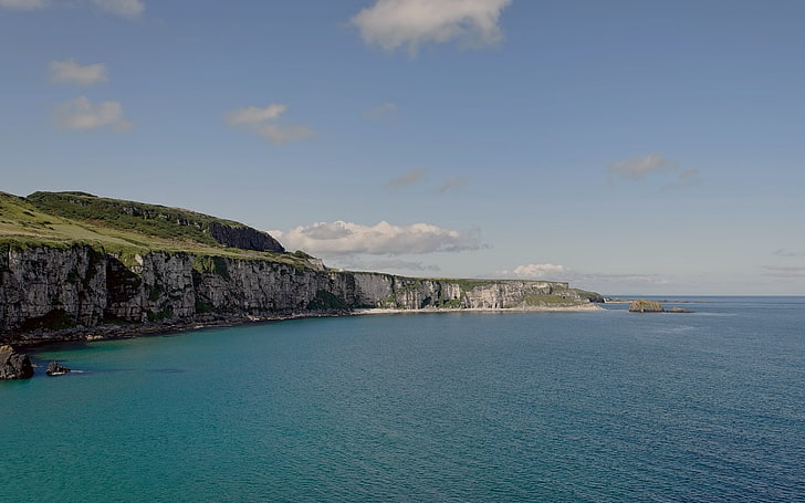 Antrim Coastline Northern Ireland-Beautiful natura.., shore with green mountain, HD wallpaper