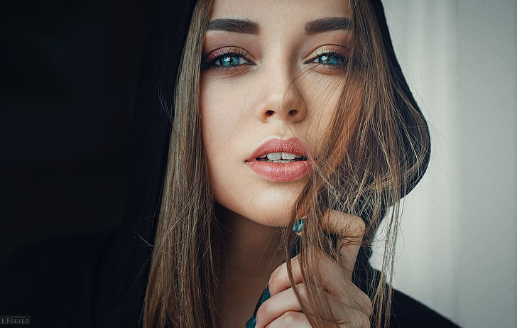 Beauty Portrait with Blue Eyes and Hair - wide 5