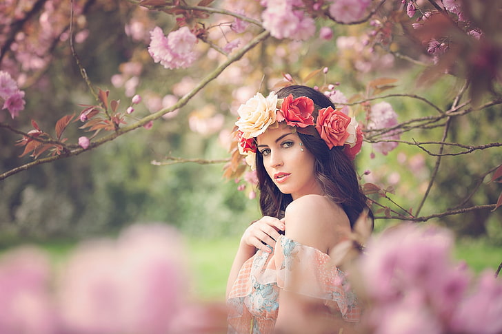 women's pink floral off-shoulder top, brunette, blue eyes, women outdoors