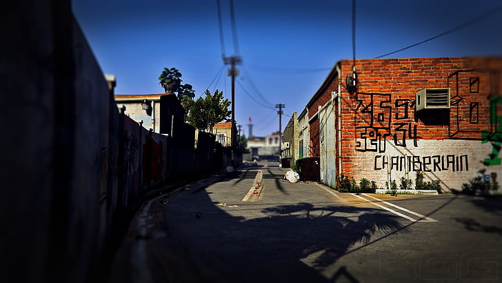 brown bricked building, Grand Theft Auto V, street, screen shot