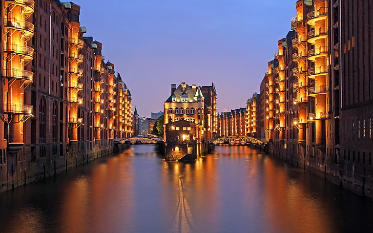 brown buildings, Hamburg, river, cityscape, lights, architecture, HD wallpaper