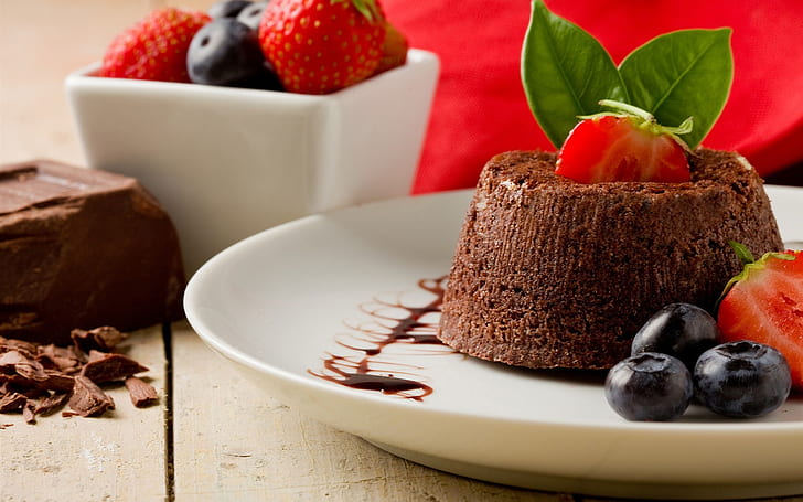 Dessert, cake, strawberries, blueberries, sweet food, HD wallpaper