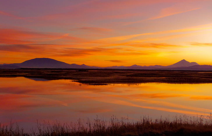 landscape and mirror photography of mountain during golden hour, klamath, national wildlife refuge, klamath, national wildlife refuge, HD wallpaper