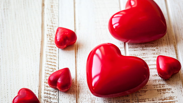 Red love hearts, wooden board, five heart ceramic decors, HD wallpaper