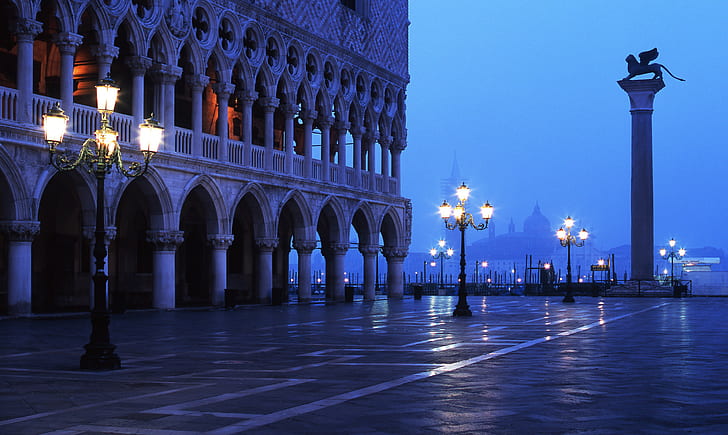 Italy, Venice Square, Piazzetta Venetian lion, lion of St. Mark, HD wallpaper