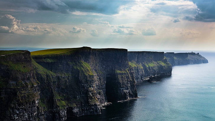 The Cliffs of Moher, County Clare, Ireland HD, greeb cliff and body of water, HD wallpaper