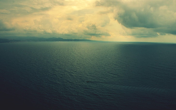 body of water, sea, sky, boat, loneliness, nature, cloud - sky, HD wallpaper