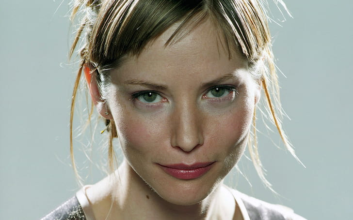 Sienna guillory hot