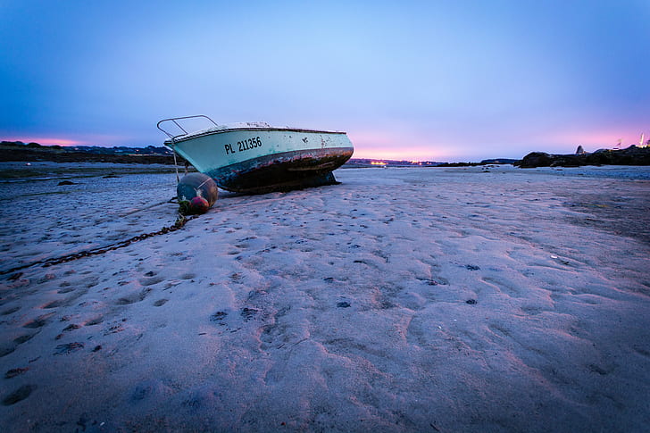 teal boat surrounded by sands, Low Tide, Bretagne, Brittany, France, HD wallpaper