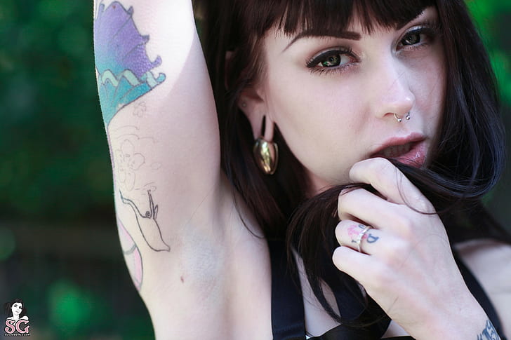Arwen Suicide, Suicide Girls, tattoo, pierced septum, open mouth, HD wallpaper