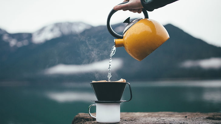 yellow teapot, nature, landscape, kettle, cup, hands, mountains, HD wallpaper