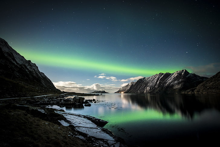 calm body of water, Norway, mountains, Lofoten, aurorae, lake, HD wallpaper