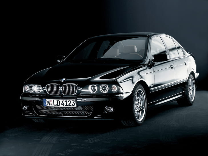 BMW 5 Series E39 black car