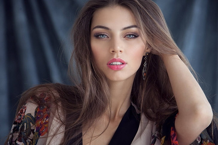 women's black and gray top, Valentina Kolesnikova, eyes, model