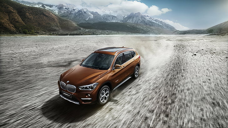 brown BMW SUV on road during daytime, BMW X1 xDrive25, i xLine