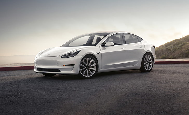 Tesla temporarily stops production of the Model 3