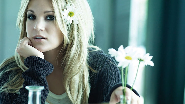 women, Carrie Underwood, flowers, blonde, sweater, singer, celebrity, HD wallpaper