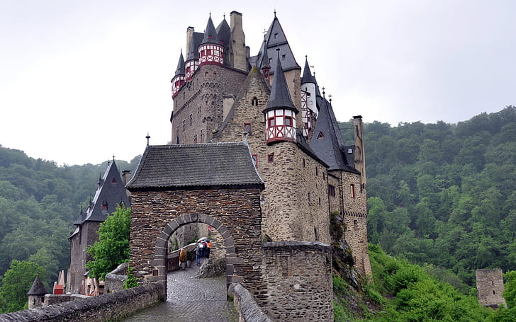 Castles in Germany, Burg Eltz, gray and black roof bricks castle, HD wallpaper