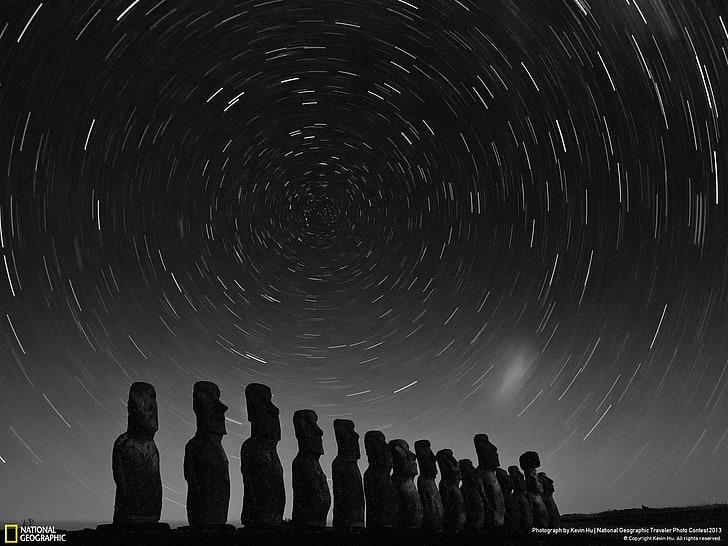 Stargazers-National Geographic Wallpaper, time lapse photo of Easter Island Moai Statue