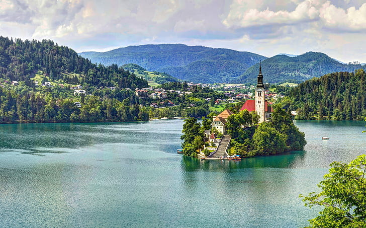 Lake Bled, Slovenia, Mariinsky church, island with buildings and trees