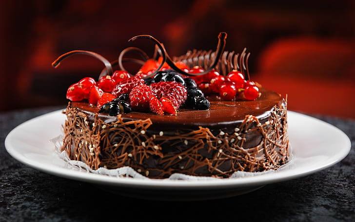 Chocolate cake, berries, raspberries, blueberries, currants, dessert, chocolate and fruits round cake, HD wallpaper