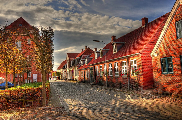 red and white concrete houses, autumn, clouds, street, building, HD wallpaper