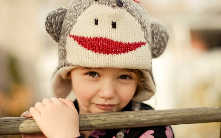 girl's white and gray sock monkey knit hat, children, little girl, HD wallpaper