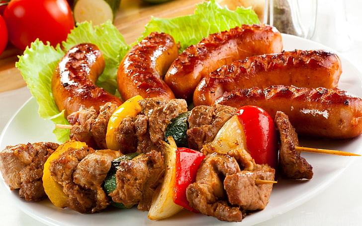 cooked sausages and skewered meats, kebabs, fried, vegetables, HD wallpaper