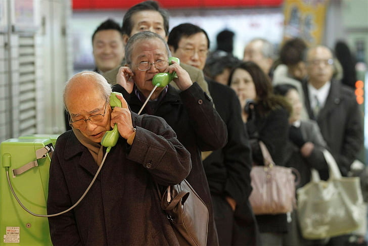 Japan, phone, crowds, queue