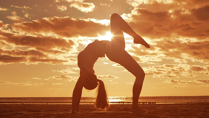 girl doing yoga silhouette photo, silhouette photography of woman doing yoga during sunset