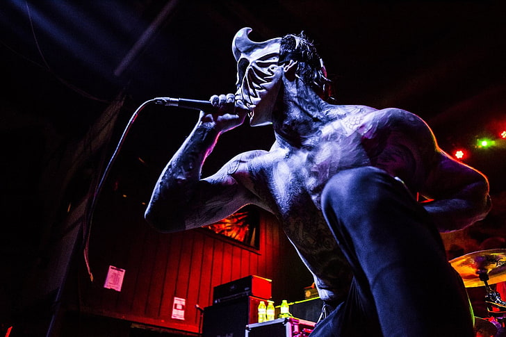 man holding microphone, Slaughter to Prevail, Deathcore, Alex Terrible