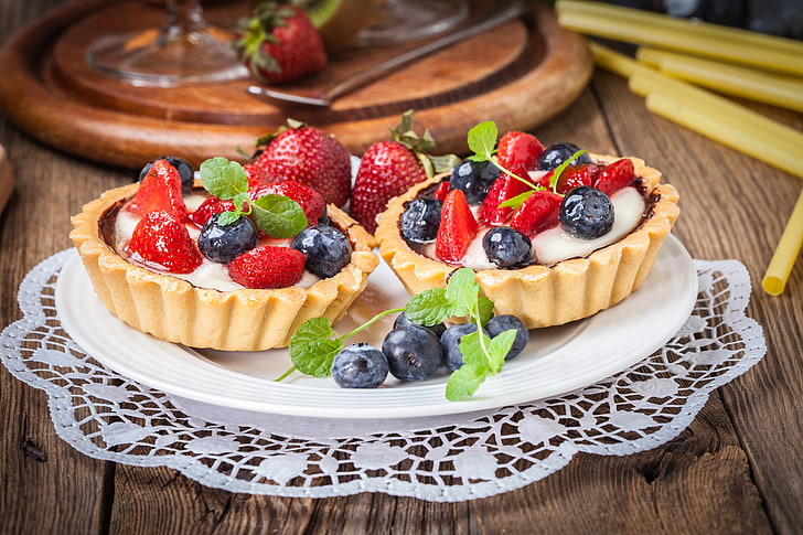 dessert, strawberries, blueberries, cake, tart, food, fruit, HD wallpaper
