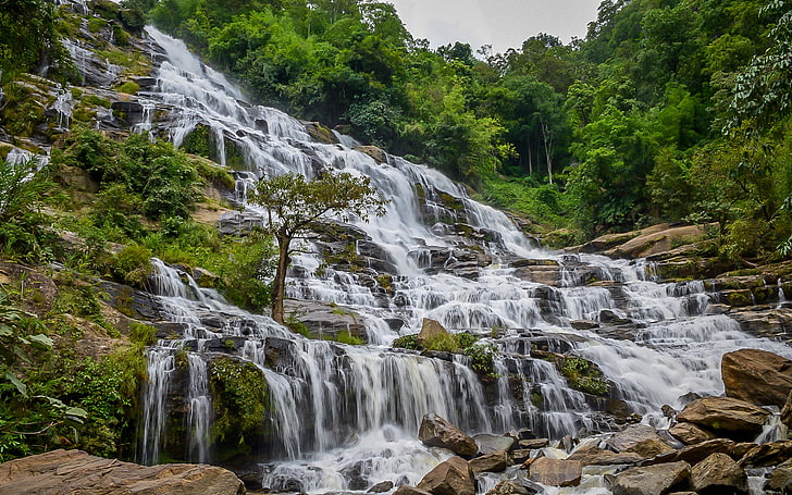 The Wachirathan Waterfall Doi Inthanon National Park Nicknamed The Roof Of Thailands Chiang Mai Province In Northern Thailand Hd Wallpaper 2880×1800