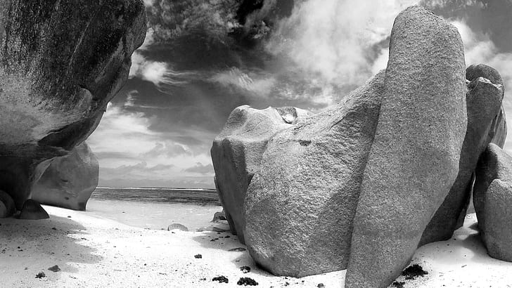 Rocks on the Beach, black and white, HD wallpaper