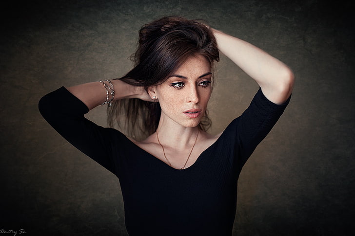 woman wearing black v-neck elbow-sleeved shirt, women, brunette, HD wallpaper