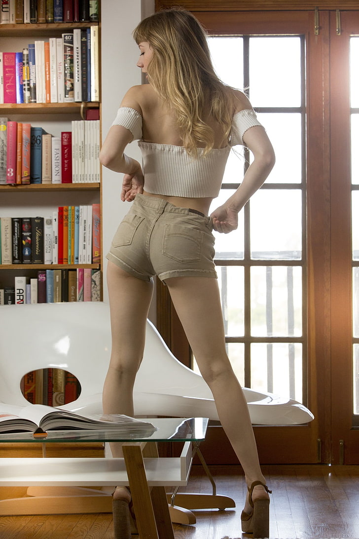 HD wallpaper: women&#39;s gray short shorts and white crop top, Ivy Wolfe,  MetArt Magazine | Wallpaper Flare