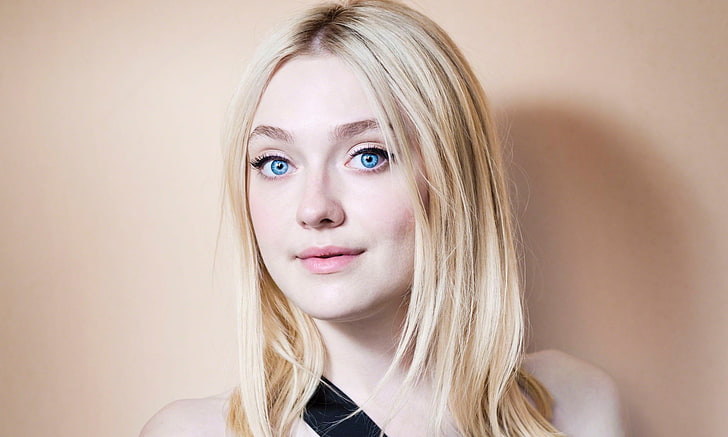 Hd Wallpaper Woman S Face Dakota Fanning Actress Blonde Blue