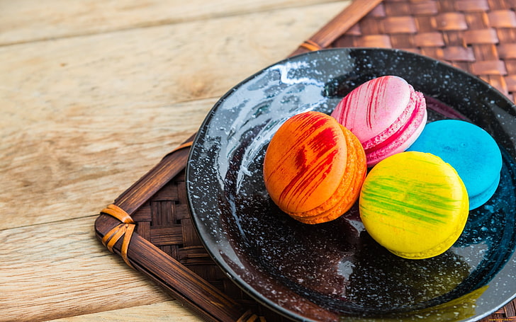 four macarons on black plate, sweets, food, macaroons, food and drink, HD wallpaper