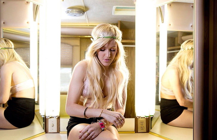 Singers, Ellie Goulding, hair, blond hair, mirror, women, young women, HD wallpaper