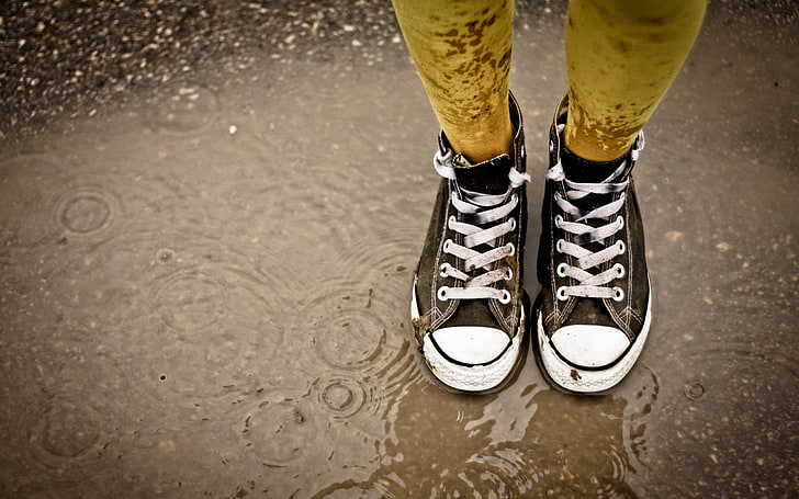 ripples, rain, shoes, puddle, Converse, yellow, low section, HD wallpaper