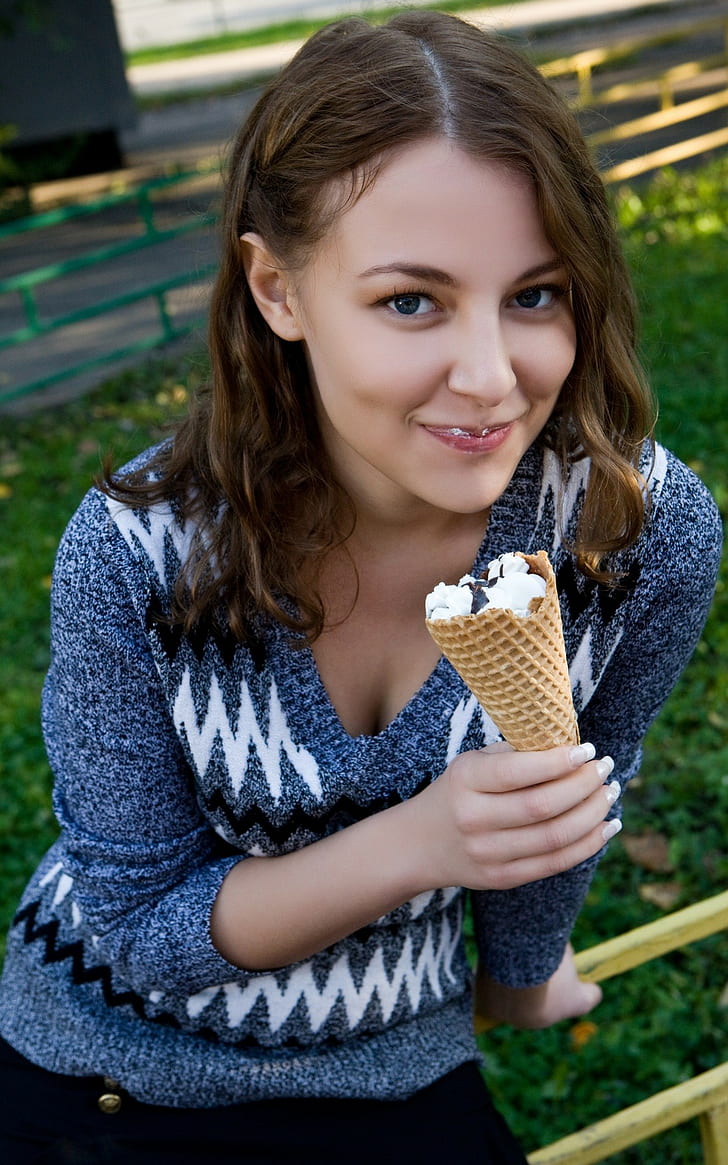 cleavage, smiling, ice cream, women, Nikia A